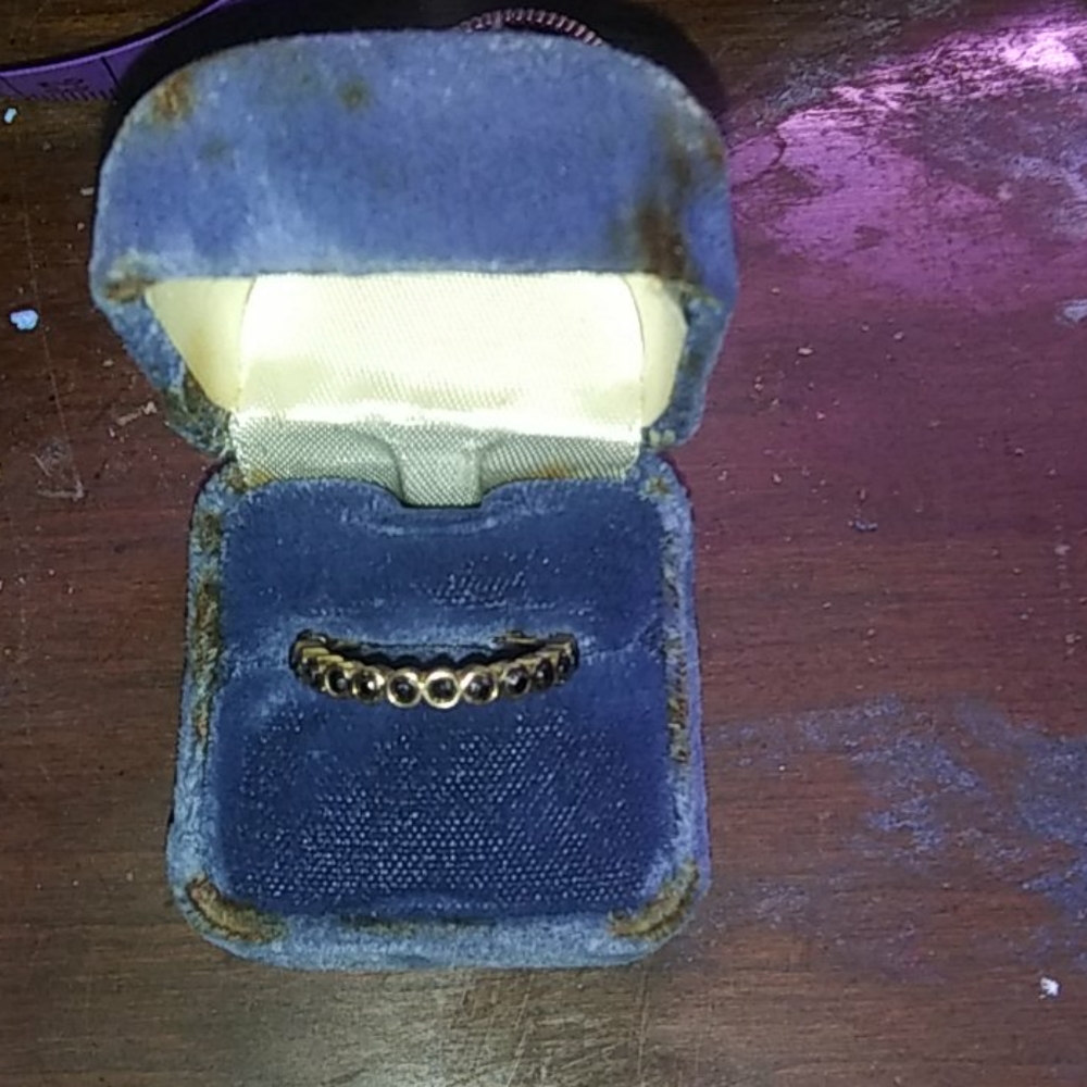 A golden band